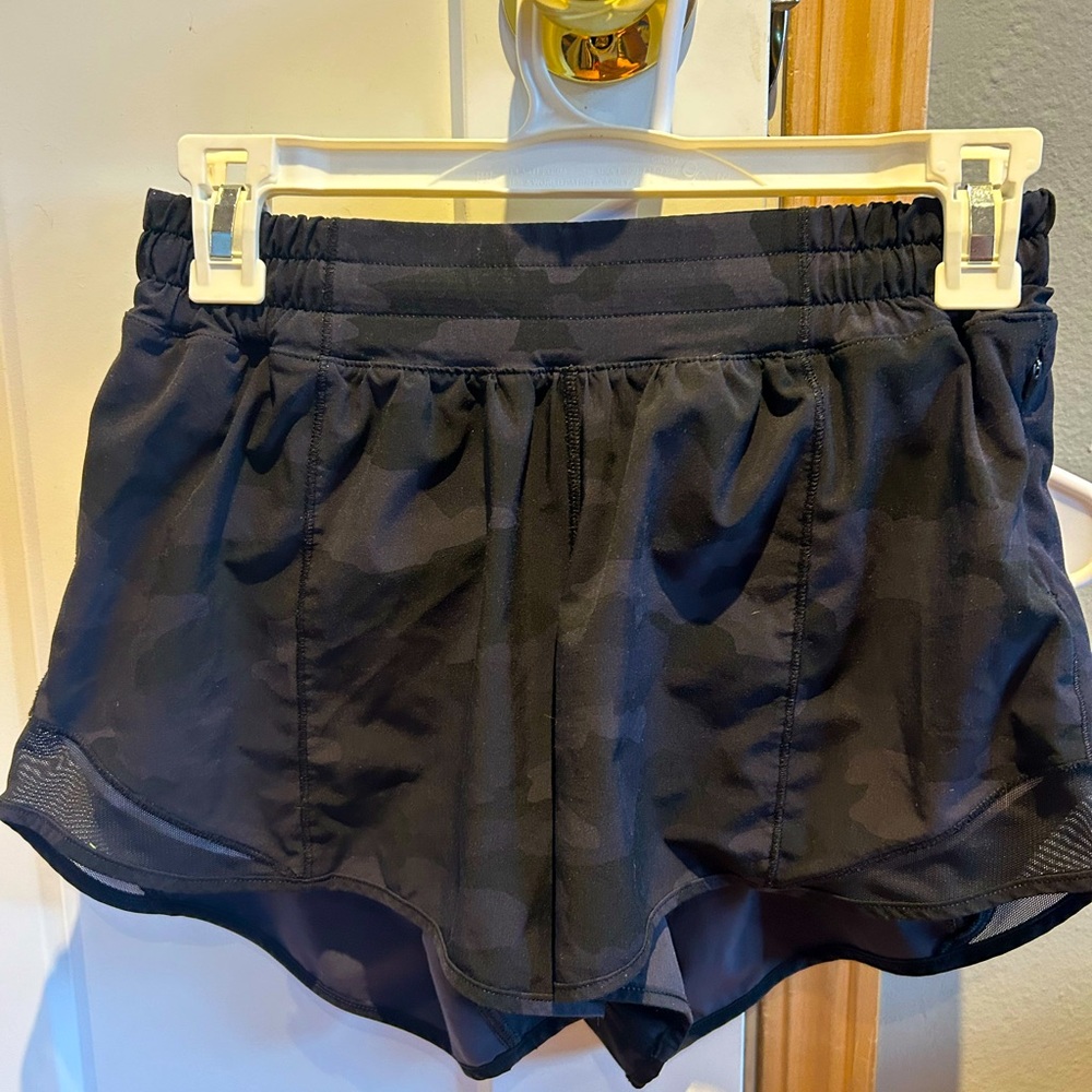 Lululemon Black Camo Hotty Hot 4” Shorts